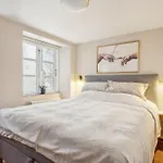Top Location - Steps From Tivoli & Nyhavn