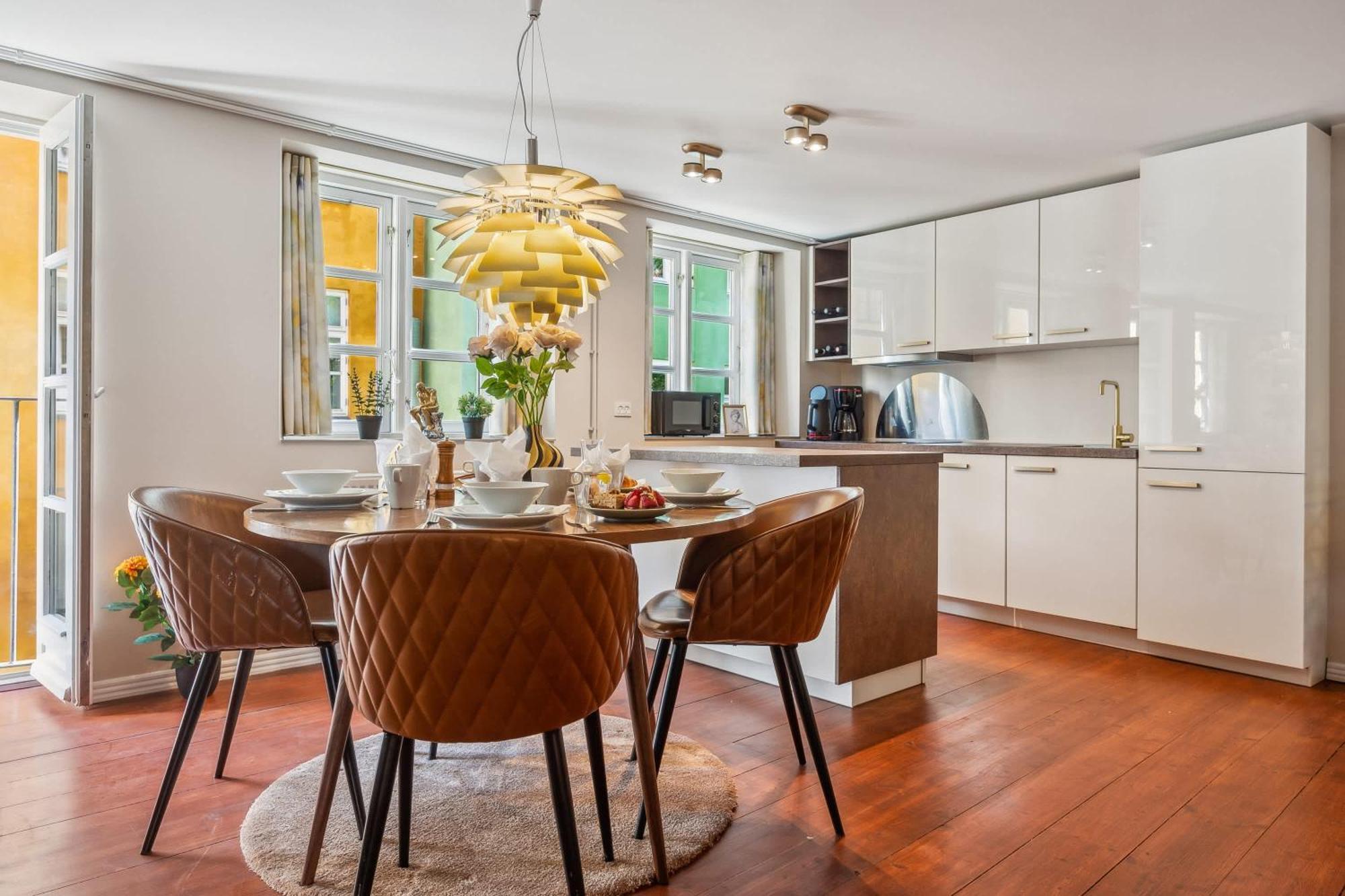 Location - Steps From Tivoli & Nyhavn Apartment Copenhagen